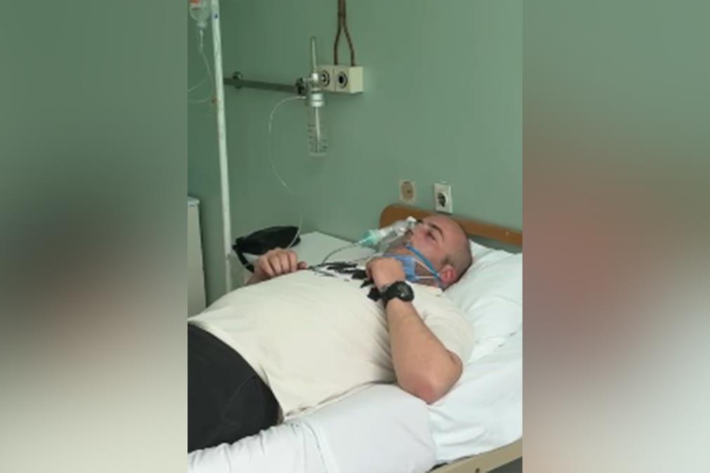 POPRSKALI MU GAS U LICE, IMA STRAVIČNE POVREDE: Ovo je muškarac kog su napali blokaderi u Boru! Priključen je na kiseonik, KRVARI SLUZOKOŽA u nosu i ušima