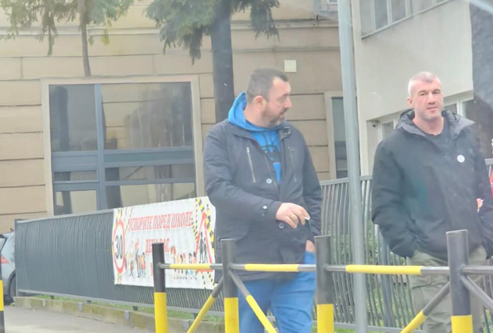 ŠTA RADI MIŠA BAČULOV U SMEDEREVSKOJ PALANCI?! Blokader snimljen na dan lokalnih izbora 