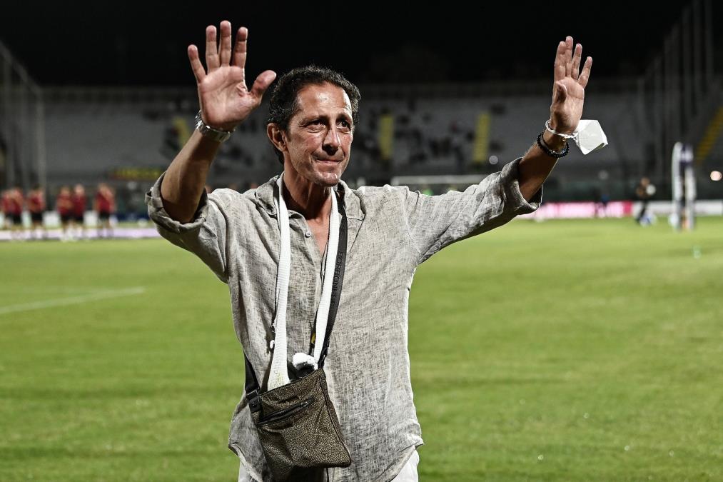 FUDBALSKA LEGENDA PONOVO UČI DA HODA! BORI SE SA OPAKOM BOLEŠĆU, A NJEGOVA ISPOVEST ĆE VAS ZALEDITI! Bio je najbolji u Seriji A, sada prolazi kroz najveći pakao