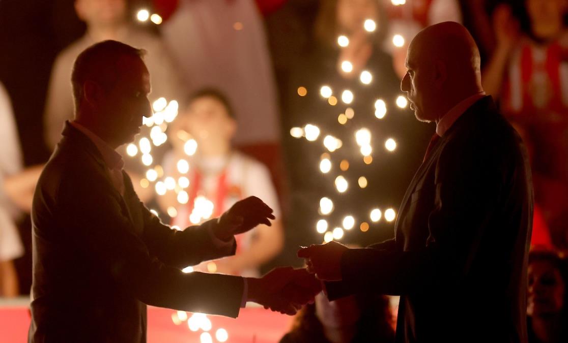 "NEPRISTOJNA PONUDA" JE SPREMNA! Itudisu se klupa ozbiljno drma - Hapoel već krenuo u ofanzivu na poznatog trenera!