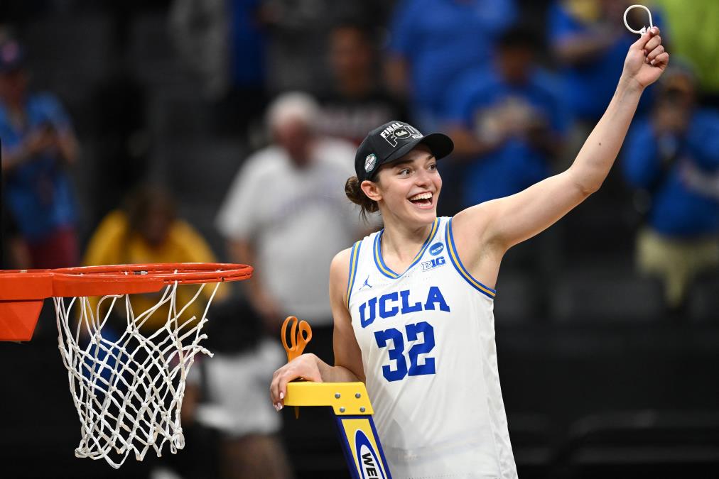 FANTASTIČNA ANGELA U BORBI ZA SVEAMERIČKU TITULU: Srpska košarkašica odvela čuveni Univerzitet UKLA na Fajna-fo NCAA lige