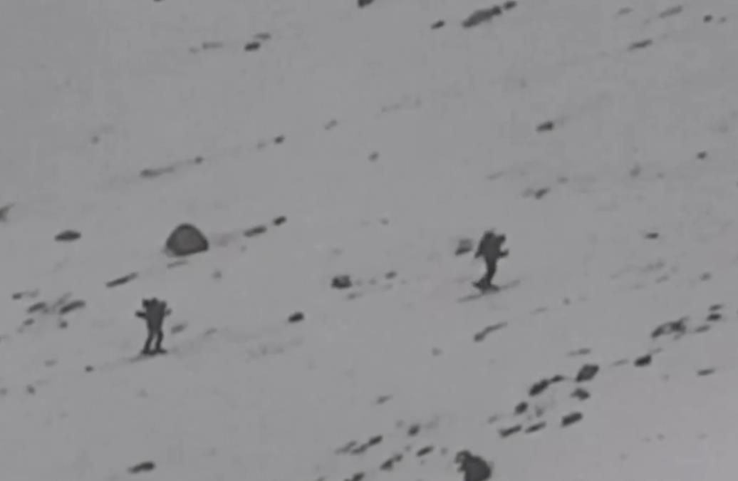 NEVEROVATAN SNIMAK! VELESLALOM IZRAELSKIH VOJNIKA NA PLANINI HERMON: Na skijama uleću iz Sirije u južni Liban kako bi se obračunali sa Hezbolahom! (VIDEO)