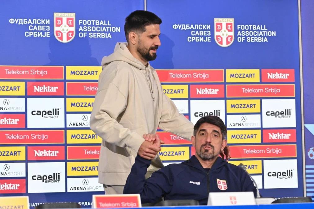 ATMOSFERA U TABORU SRBIJE JE FANTASTIČNA! Ova fotografija sve govori! To je pravi timski duh!