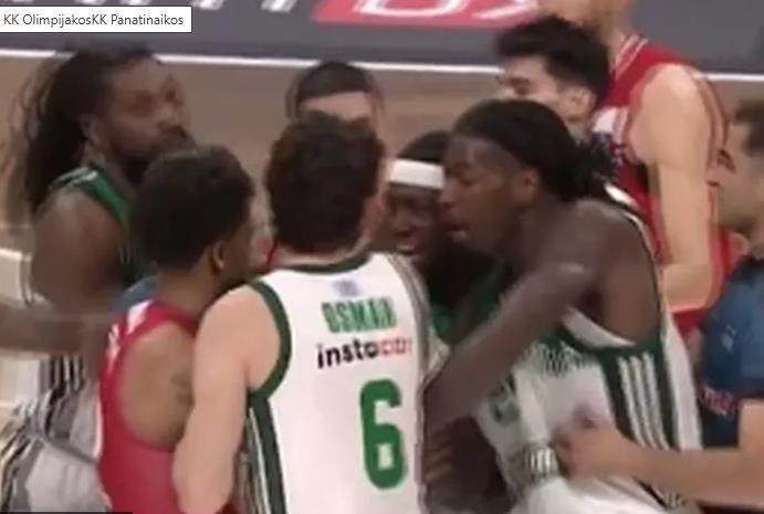 OPŠTA TUČA U OAKA ARENI! Ponovo se umešao Matijas Lesor, gorelo je u derbiju Panatinaikosa i Olimpijakosa! (VIDEO)