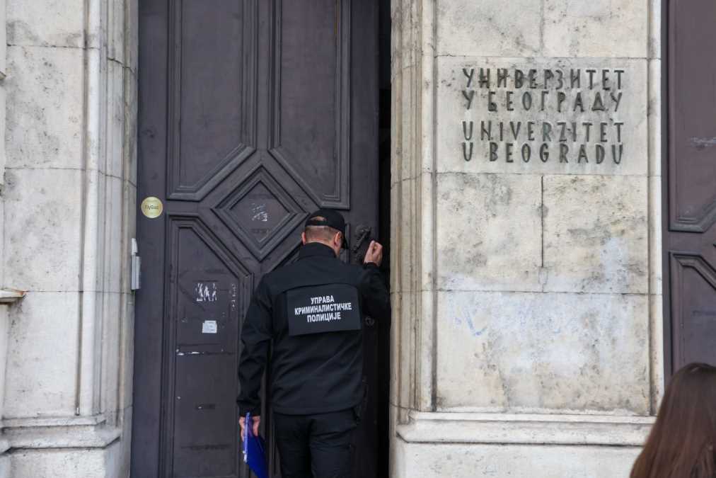 PRETRES U REKTORATU UŠAO U 10. SAT! Deo pripadnika UKP i dalje u zgradi, evo šta je do sada pronađeno 