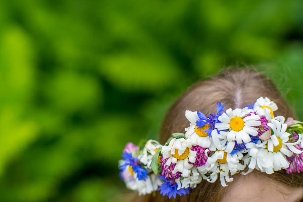 Znate li simboliku zvončića i venaca i ko su Lazarice? U petak upalite vatru i ispoštujte običaje za Lzarevu subotu