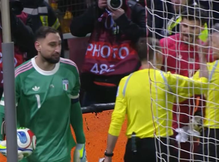DETALJ KOJI JE MNOGIMA PROMAKAO! Donaruma prljavim potezom izazvao gnev Bosanaca: Pogledajte šta je uradio tokom penal serije - bruka i sramota! (VIDEO)