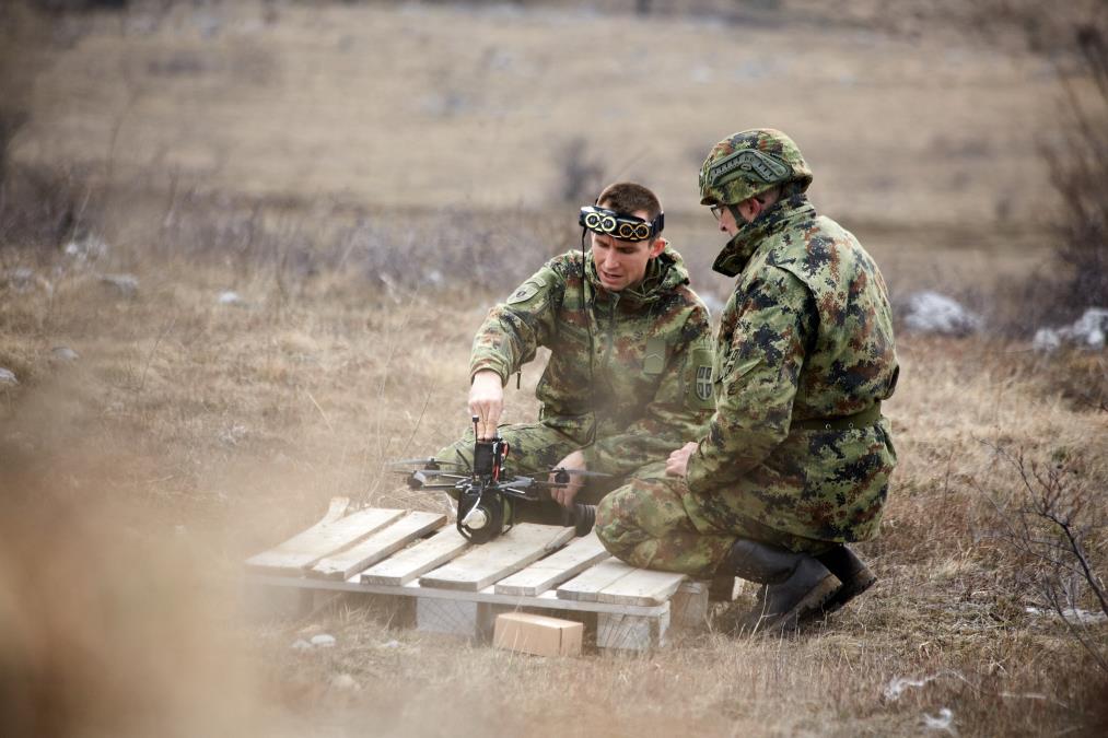 PRILIKA ZA SIGURAN POSAO I SLUŽBU OTADŽBINI: Vojska Srbije zapošljava 200 najboljih mladića i devojaka - evo kako se možete prijaviti