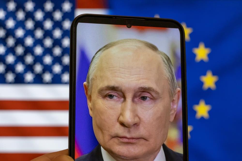 Aplikacija koju promoviše Putin briše ostale: WhatsApp i Telegram skoro nestali