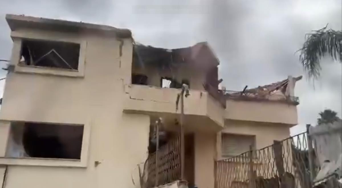 IRAN IZVEO NAJJAČI NAPAD NA IZRAEL OD POČETKA RATA: Žestoki udari uoči Pahe, IDF aktivirao sisteme PVO (VIDEO)