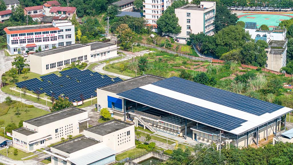 Kineski premijer naglašava izgradnju elektroenergetske mreže novog tipa i optimizaciju energetske strukture