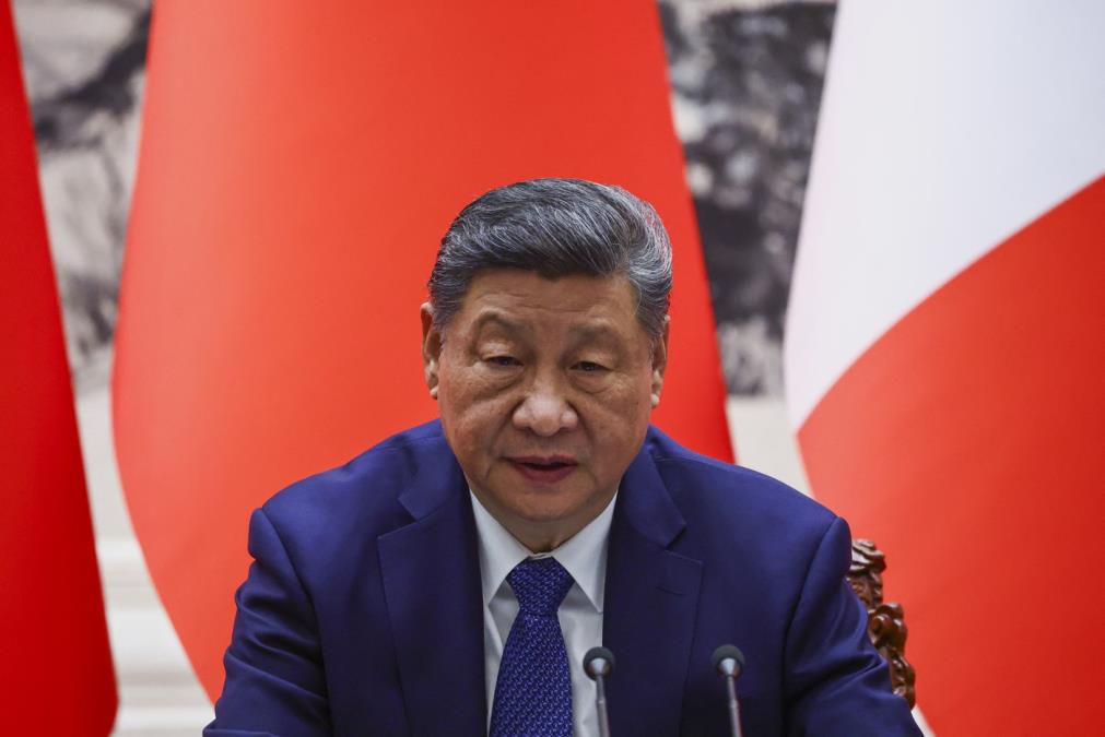 KINA PRIZNALA DA JE "ULOŽILA NAPORE" DA STANE RAT AMERIKE I IRANA Peking pohvalio i Pakistan i poručio da želi "dugoročnu stabilnost" na Bliskom istoku (FOTO)