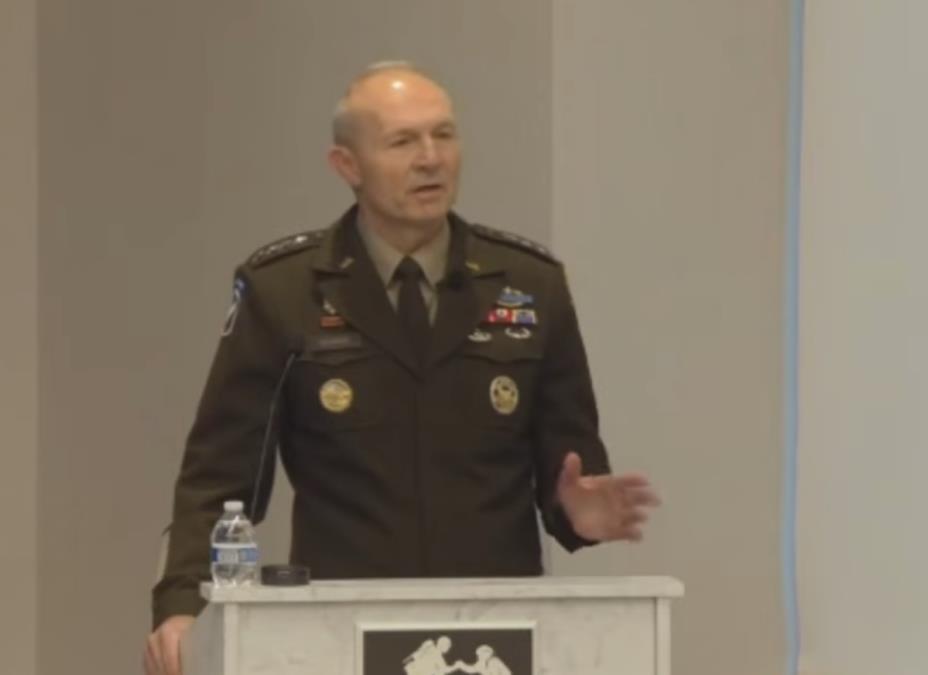 MINISTAR RATA SAD TRAŽI OSTAVKU NAČELNIKA GENERALŠTABA: Hegset želi da postavi osobu koja će "sprovoditi viziju predsednika Trampa"