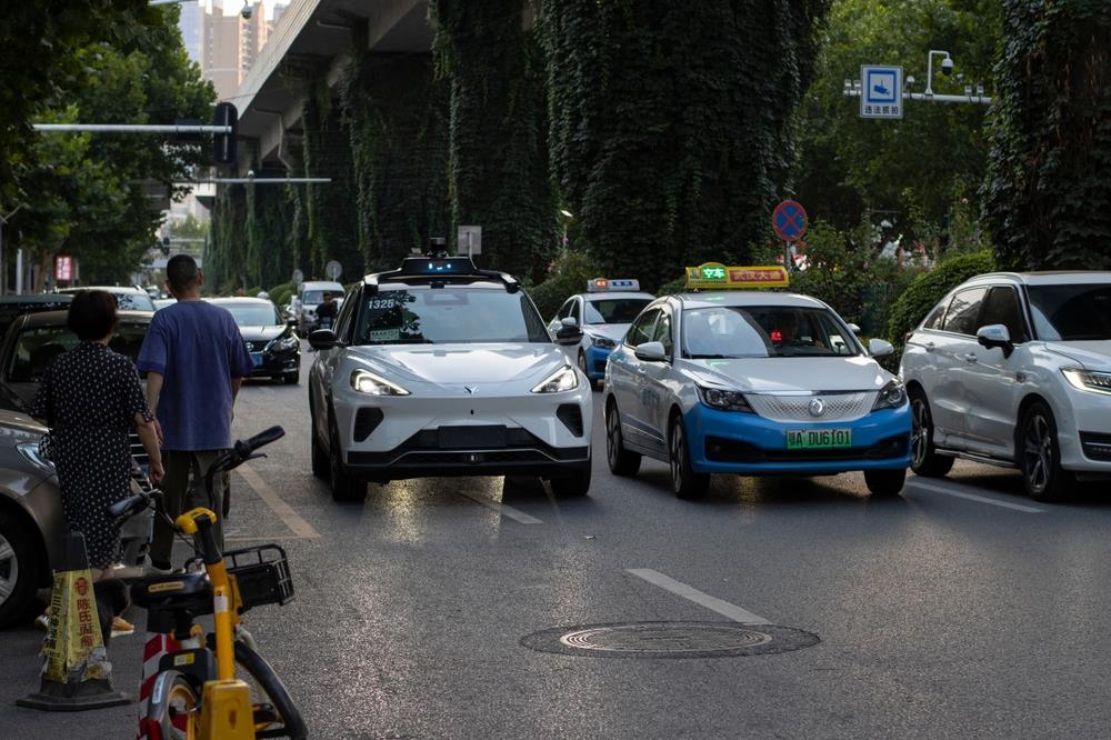 Krstare putevima bez vozača: Mask pustio svoje zveri na ulice Majamija, Tesla lansirala robotaksi!