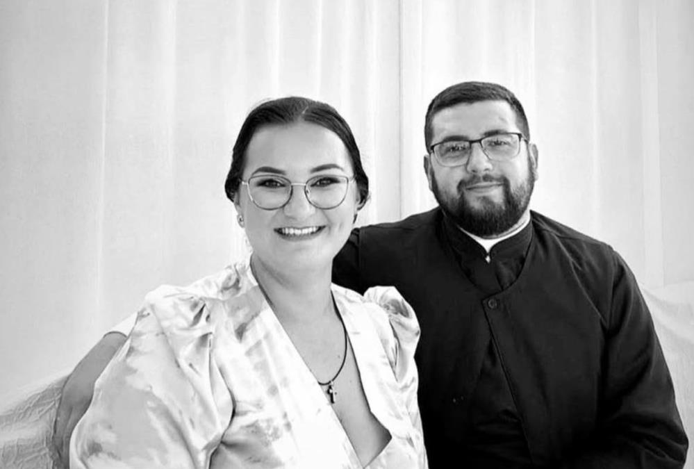 PROGLAŠEN DAN ŽALOSTI U DERVENTI! Čitav region oplakuje tragičnu smrt sveštenika Nenada i popadije Nede! Poginuli u trenu, deca prebačena u Hrvatsku na lečenje