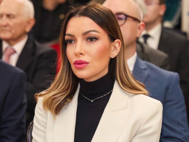 PONOSNI SMO NA ZAKONE KOJI OMOGUĆAVAJU SRBIJI PUT KA EU: Mesarovićeva: Mi sami donosimo odluke i ne idemo na kanabe na koje idete vi da biste se konsultovali!