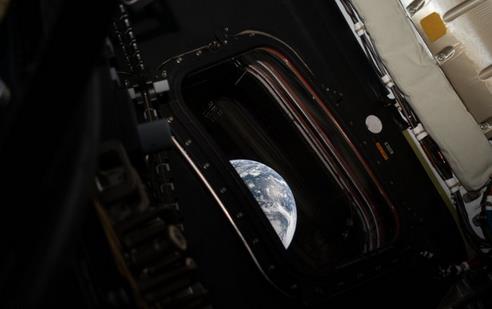 LJUDI SU NA OVAJ PRIZOR ČEKALI VIŠE OD POLA VEKA! NASA objavila prve snimke sa putovanja ka Mesecu! Ovaj pogled ostavlja bez daha, zaista SPEKTAKULARNO! (FOTO)