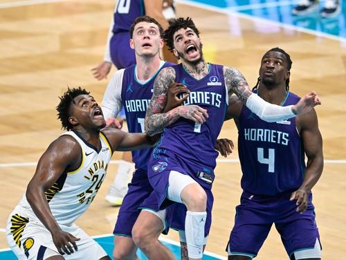 ČAK ŠESTORICA DVOCIFRENIH! Šarlot podelio Indijani čas košarke!