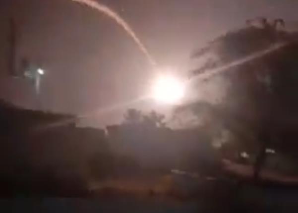 BRUTALNE BORBE NA IRANSKOM TLU! Prvi snimci žestokog sukoba između američkih specijalaca i milicije Basidž tokom akcije spasavanja pilota SAD! (VIDEO)