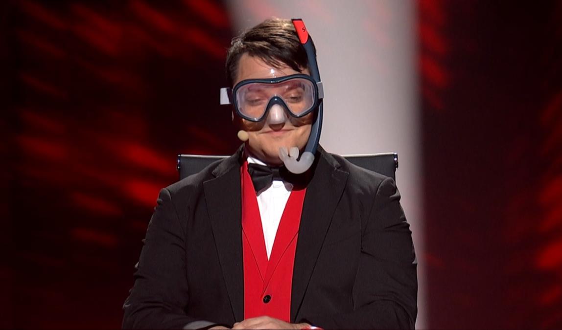 Tragač Žarko u Superpoteri odgovarao na pitanja u ronilačkoj opremi: To mu nije pomoglo da odbrani milion dinara od Nemanja Maravića