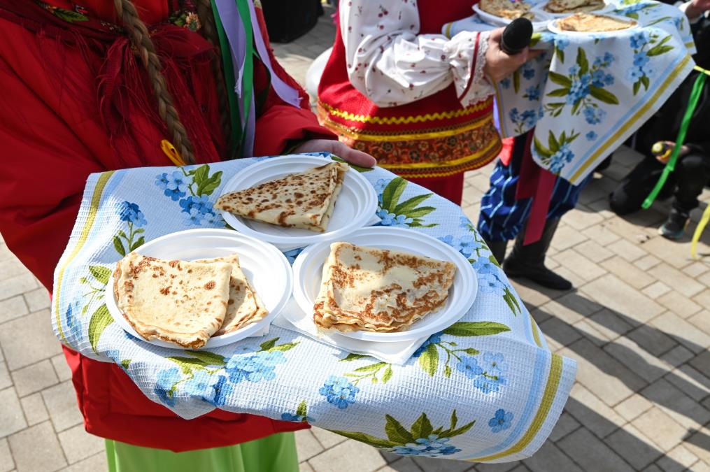 Rus koji živi u srpskom selu otkrio omiljeni recept za palačinke: U Rusiji ih svi ovako jedu, a nama je nezamislivo