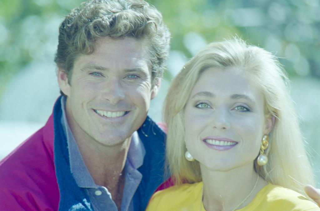 Bili su jači od Breda i Anđeline, a onda mu je javljeno da je umrla: Holivudski zavodnik viđen u invalidskim kolicima, svi se pitaju šta se dešava