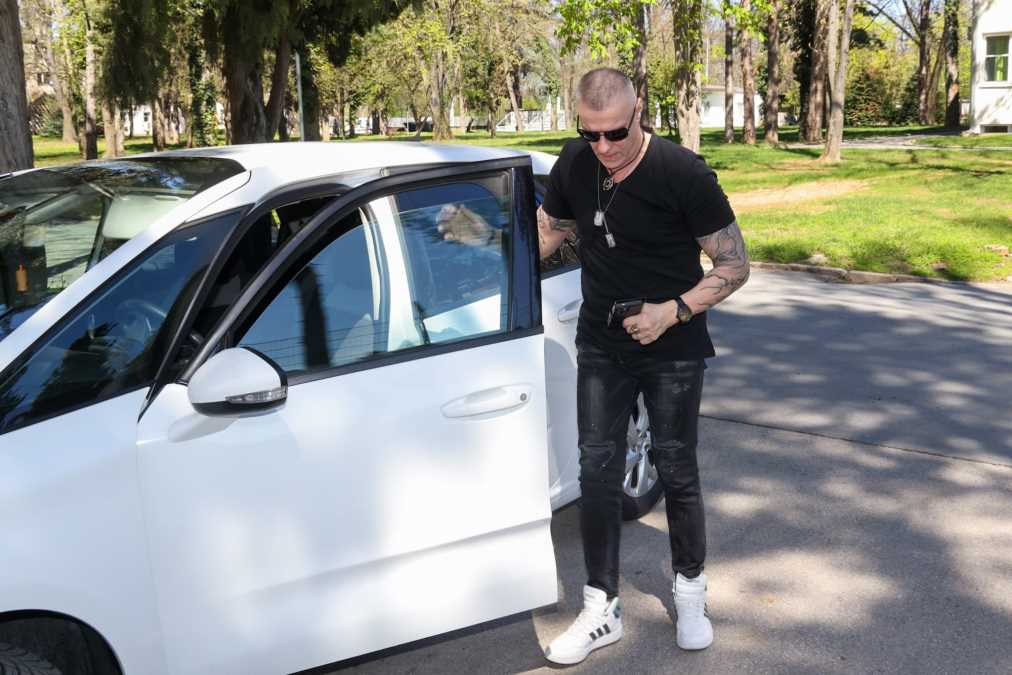 "FOTELJA NIJE NIKOME SIGURNA" Đorđe David otkrio koji uslov je postavio da bi ostao u "Zvezdama Granda", dotakao se Dare Bubamare 