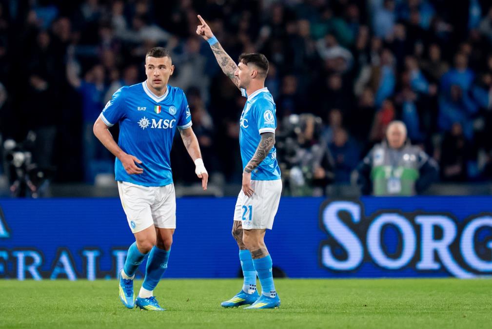 NAPOLI NASTAVIO POTERU ZA INTEROM: Vanja Milinković-Savić slavio u derbiju protiv Pavlovićevog Milana