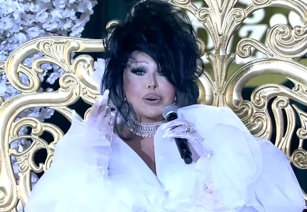 Pevačica se rodila kao muško, država joj zabranila da nastupa: Pobegla je iz zemlje i promenila pol, pokušala da se ubije, a onda je viđena s Erdoganom