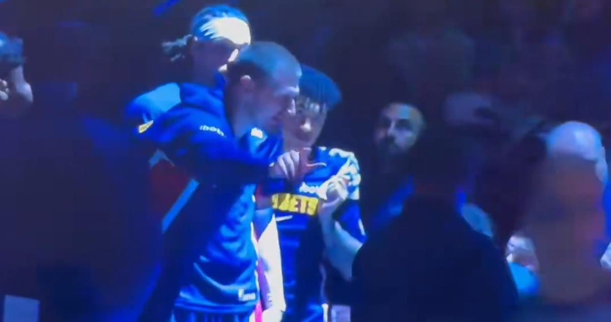 JOKIĆ IZGUBIO ŽIVCE I URLAO NA SAIGRAČE! Nikola žestoko DIGAO GLAS na tajm-autu: Košarkaši Nagetsa nisu znali šta ih je snašlo, bez reči su slušali Srbina!