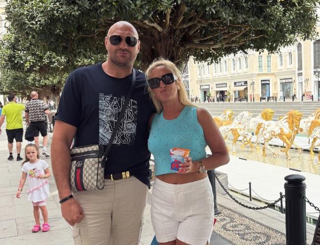 "IMAM INTIMNE ODNOSE PET PUTA NEDELJNO..." Legendarni šampion šokirao planetu priznanjem! Otkrio detalje iz privatnog života, ima sedmoro dece, ali želi još! 