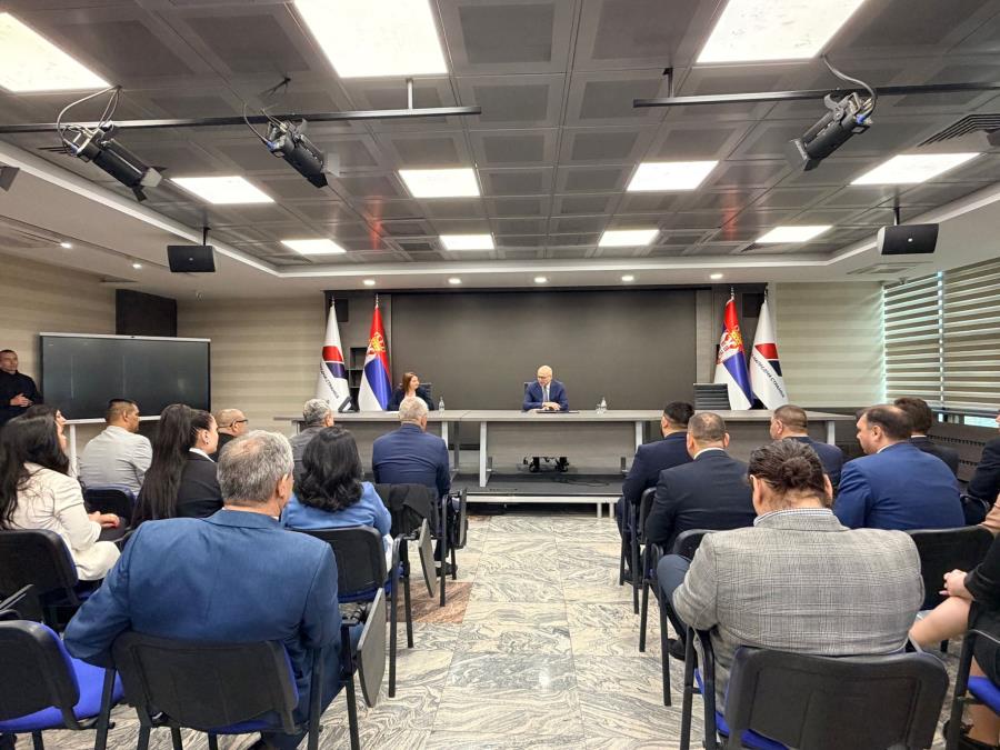 "NE POSTOJIMO MI I VI NEGO STE NAŠA BRAĆA I SESTRE" Vučević povodom Međunarodnog dana Roma (FOTO)