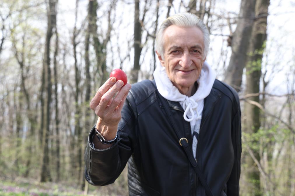 "DOK SUPRUGA SPREMA VASKRŠNJU TRPEZU, JA JOJ SVIRAM" Mirko Kodić otkrio kako se u njegovom domu obeležava praznik: Zadužen sam samo za nabavku