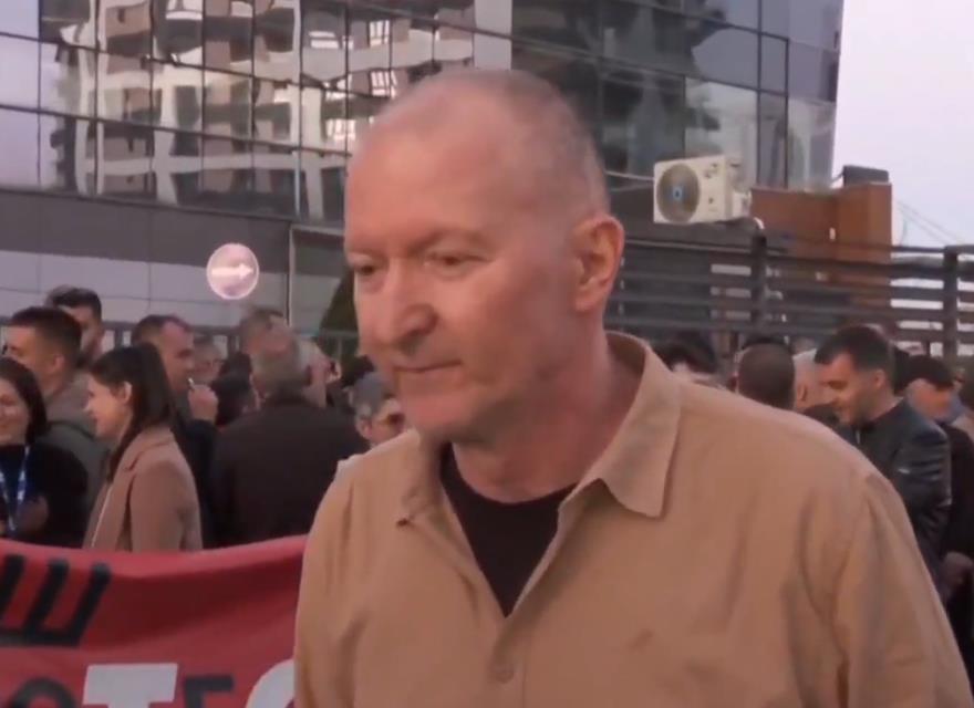 "JA SAM OČAJAN... GDE DA NAĐEMO NOVAC ZA NOVU TELEVIZIJU" Ilić u neverici zbog Šolakovih odluka o prodaji privatne imovine: Prodao nas je, prodao je sve nas...