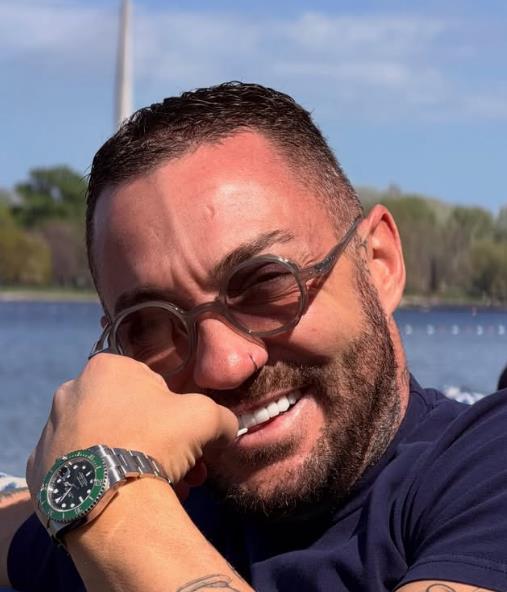 LUKSUZ KOJI KOŠTA I VIŠE OD POMOĆI DRŽAVE! Crnogorski influenser Jovan Radulović Jodžir jurcao Beogradom u besnim kolima od 60.000 € (FOTO)