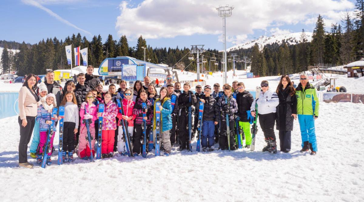 NAJBOLJI ĐACI SA KIM NA KOPAONIKU! Kancelarija za KiM: Ovakvi programi imaju poseban značaj za decu koja odrastaju u složenim okolnostima