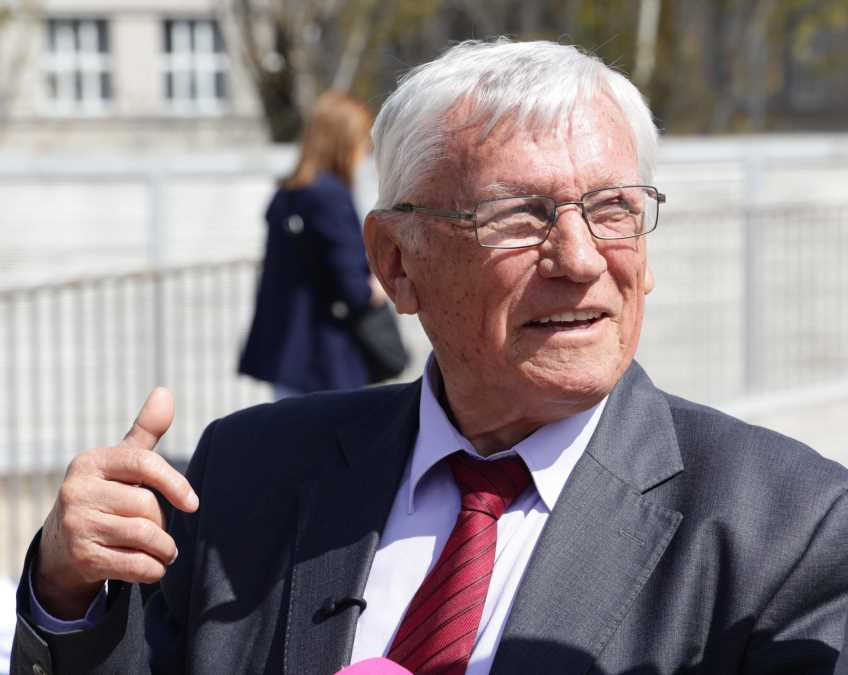 Posle šest decenija karijere, Milanče napravio potpuni obrt: Otvorio profile na društvenim mrežama, a povod će vas oduševiti