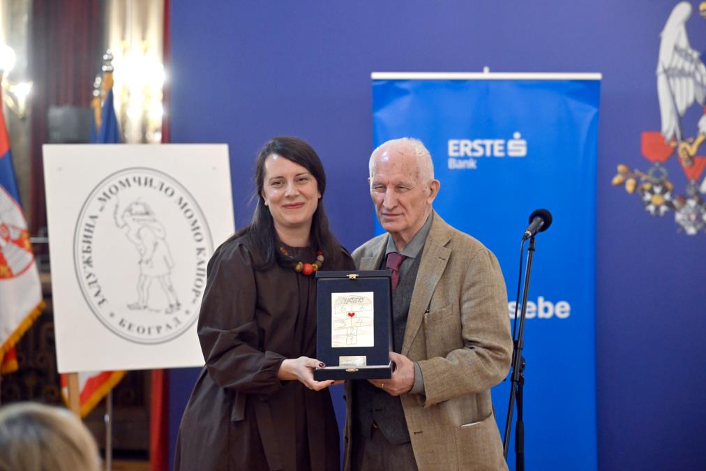 Sanji Savić Milosavljević uručena nagrada "Moma Kapor" Od njega sam naučila da treba pisati bez zadrške i skrivanja