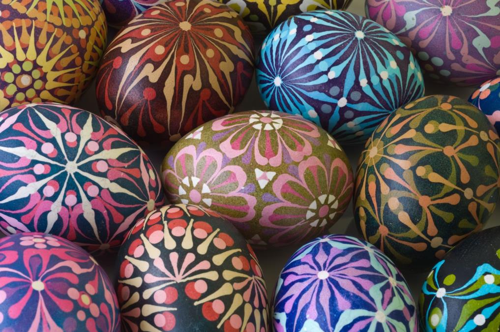 PROBAJTE OVE TEHNIKE I DOBIĆETE NAJLEPŠE OFARBANA USKRŠNJA JAJA: Izgledaće kao da su obojena umetničkom rukom