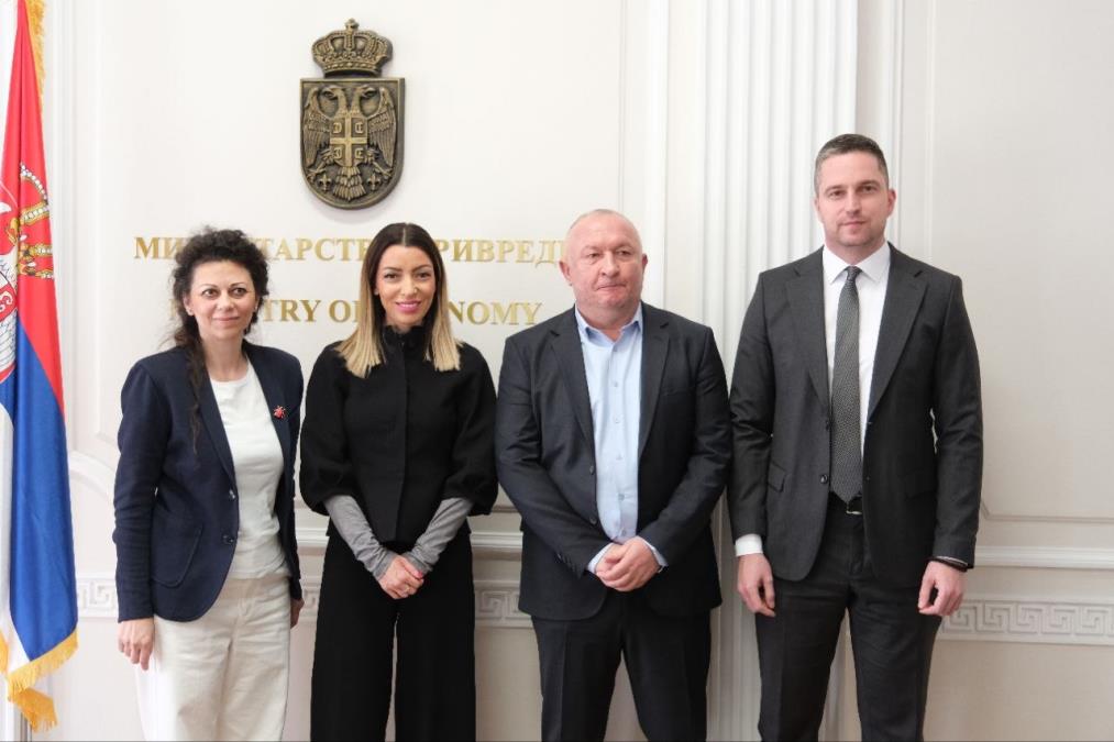 ĆIĆEVAC I PETROVAC NA MLAVI DOBIJAJU NOVE LOKALNE PUTEVE Ministarka Mesarović potpisala važne projekte: Borimo se za dalji razvoj infrastrukture!