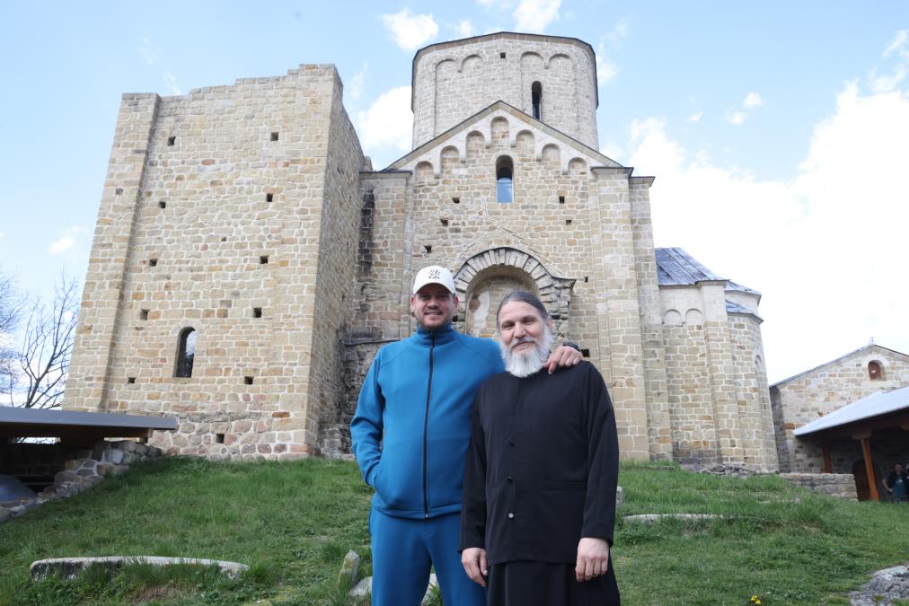 SLAVA BOGU! ISPOVEST NENADA LALATOVIĆA ZA VASKRS: Volja Gospodova bila je da dođem u Stari Ras i pronađem duhovnog oca! 