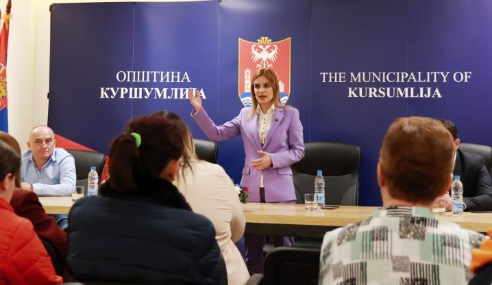 "Krenuli smo od Kuršumlije, a nastavljamo širom Srbije!" Ministarka Đurđević Stamenkovski: Mesečna naknada iznosiće 65.000 dinara plus uplatu poreza i doprinosa