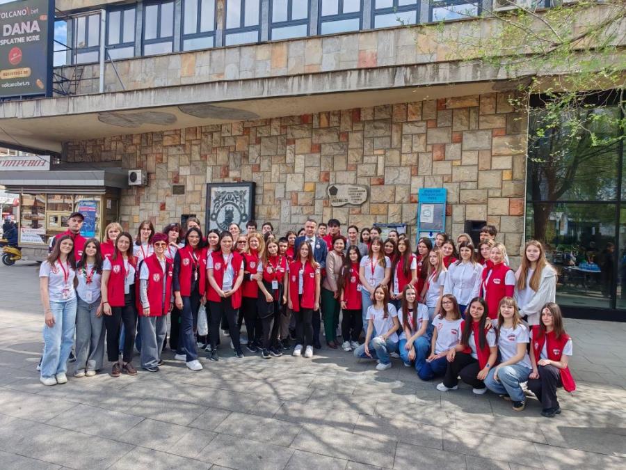 REALIZOVAN PROJEKAT "VOLONTIRAJ ZA KRUŠEVAC“: Uspešno oživljene tradicionalne igre u osnovnim i srednjim školama