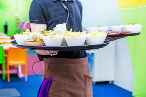 Radnik u fast fudu na Veliki petak našao 8.000 evra: Ono što je uradio odmah je izazvalo reakciju šefa