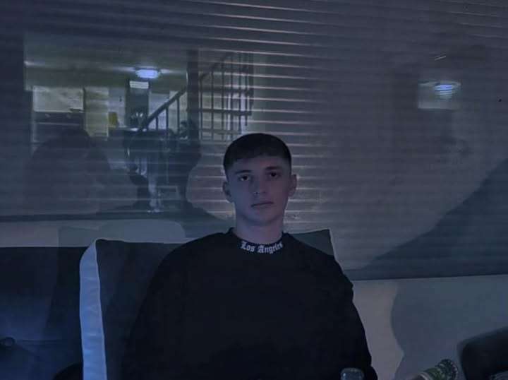 (UZNEMIRUJUĆE) RASIM (21) PODLEGAO POVREDAMA NAKON STRAVIČNE NESREĆE U JANJI 22. MARTA: Automobil se velikom brzinom zakucao u kapiju, snimljen trenutak udara!