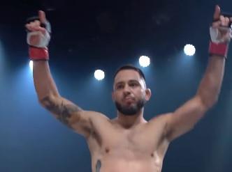 JANIČIĆ UNIŠTIO RIVALA OD BATINA, PA POSLAO PORUKU O KOJOJ SVI BRUJE: "UFC dolazi u Srbiju, znate koga treba potpisati!"