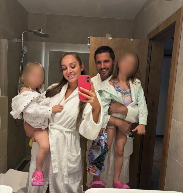 ZAVIRITE U DOM LUNE ĐOGANI PRED VASKRS: Evo šta influenserka radi povodom praznika: Tu je i naslednica! Kadrovi će vas oduševiti (FOTO)