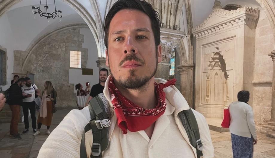 "KAO DA SU JUČE KUVANA, SLAVA BOGU" Nikola Rokvić pojeo čuvarkuću staru 12 meseci! Pevač otkrio kako je došlo do toga: Veliki razlog stoji iza ovog čina (FOTO)