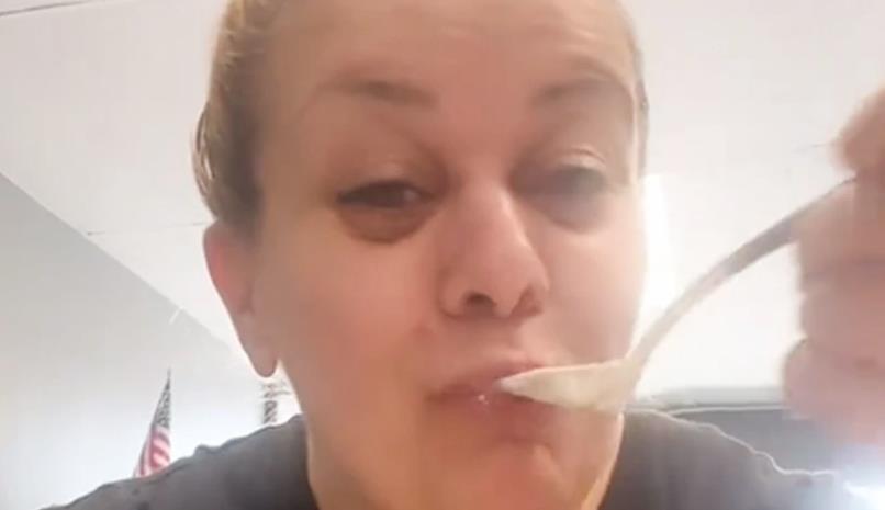 PAŠTETA I KISELO MLEKO! Pevačica nestala nakon šok skandala u Srbiji i otišla za Ameriku! Isplivao snimak kako sada živi: Kao da sam na selu kod kuće (VIDEO)