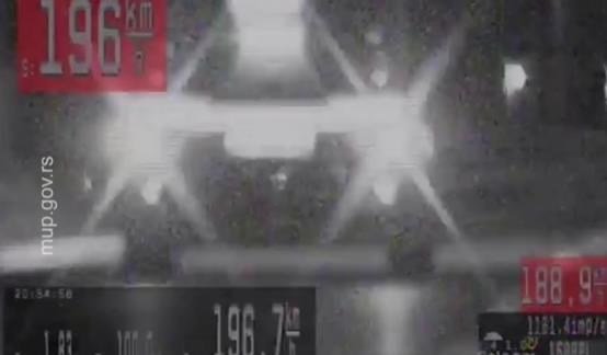 POGLEDAJTE NASILNIČKU VOŽNJU U SURČINU Vozio skoro 200 na sat bez dozvole! Policija odmah krenula za njim (VIDEO)